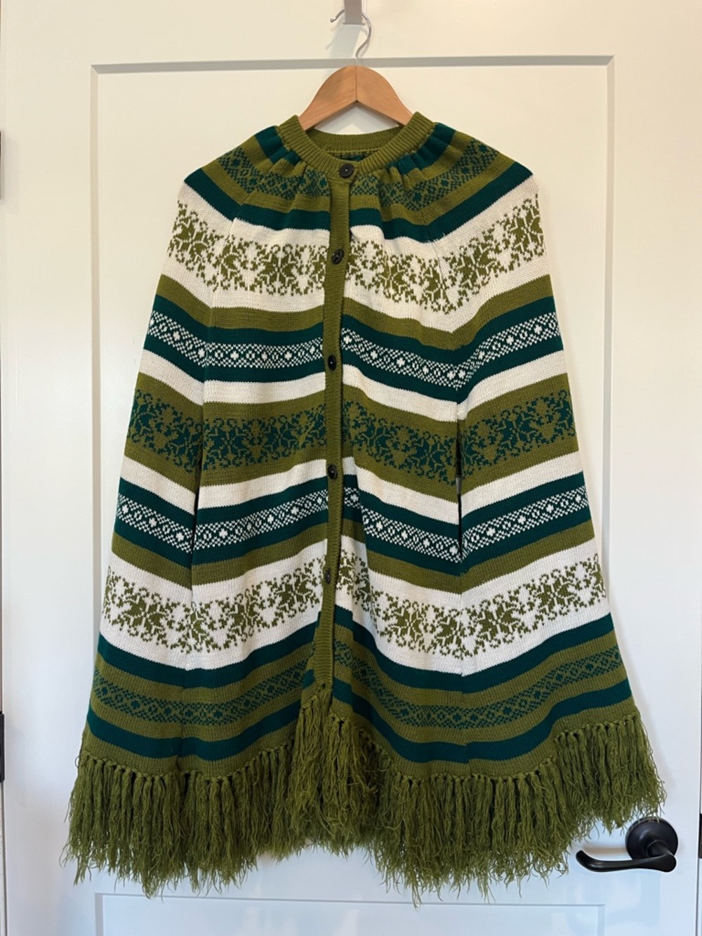 Peruvian knit cape poncho green white cottagecore boho fringe Goblincore forest